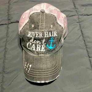 Women’s river hair don’t care hat